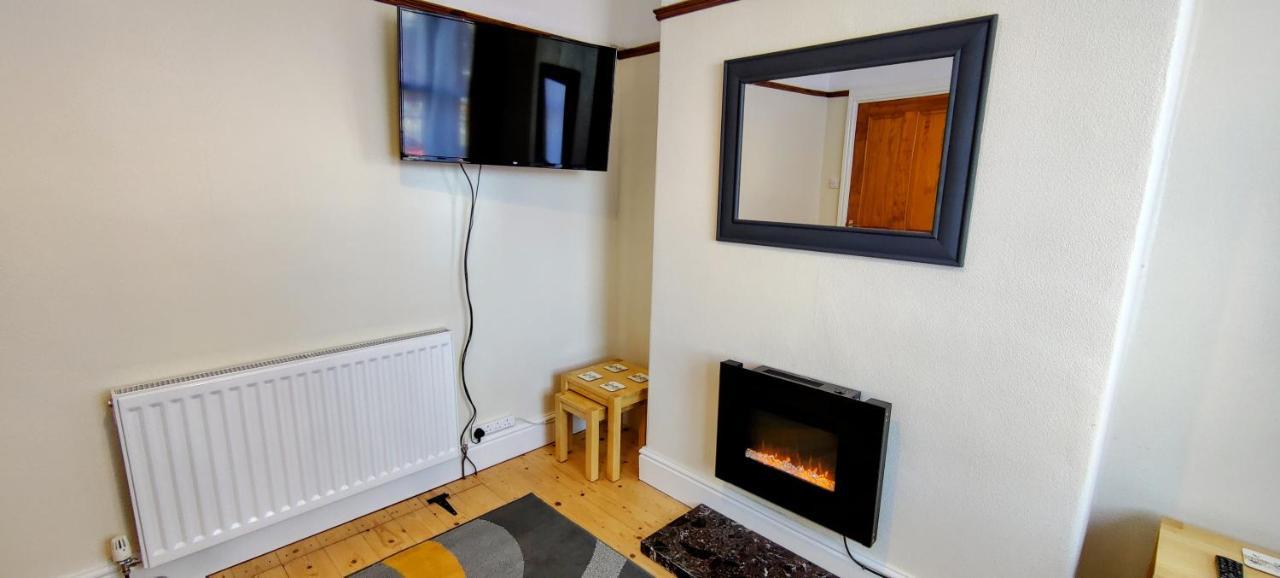 Rhubarb Terrace On The Coast - Sleeps 1-6 Colwyn Bay Exterior foto