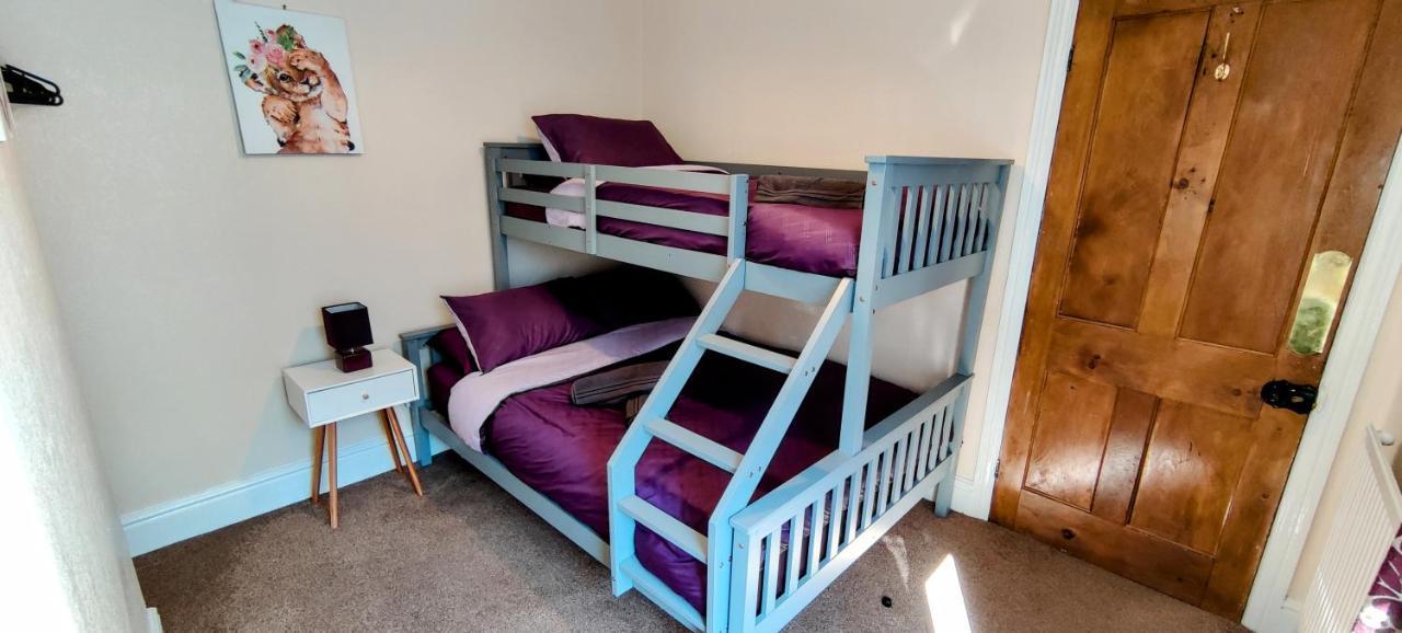 Rhubarb Terrace On The Coast - Sleeps 1-6 Colwyn Bay Exterior foto