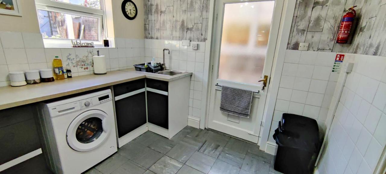 Rhubarb Terrace On The Coast - Sleeps 1-6 Colwyn Bay Exterior foto