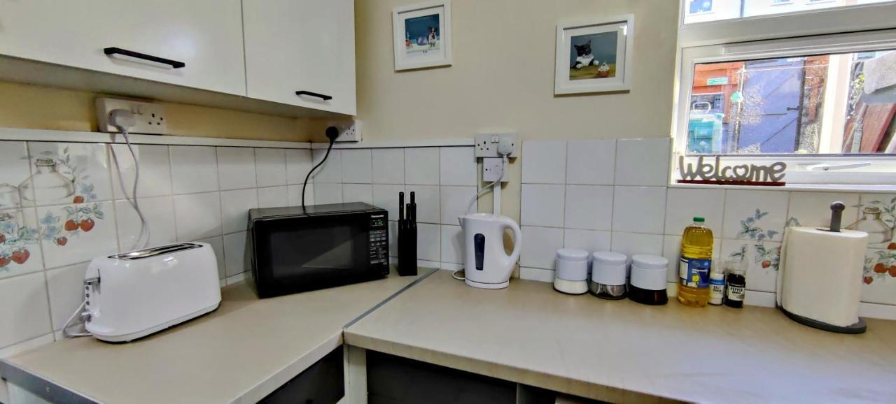Rhubarb Terrace On The Coast - Sleeps 1-6 Colwyn Bay Exterior foto