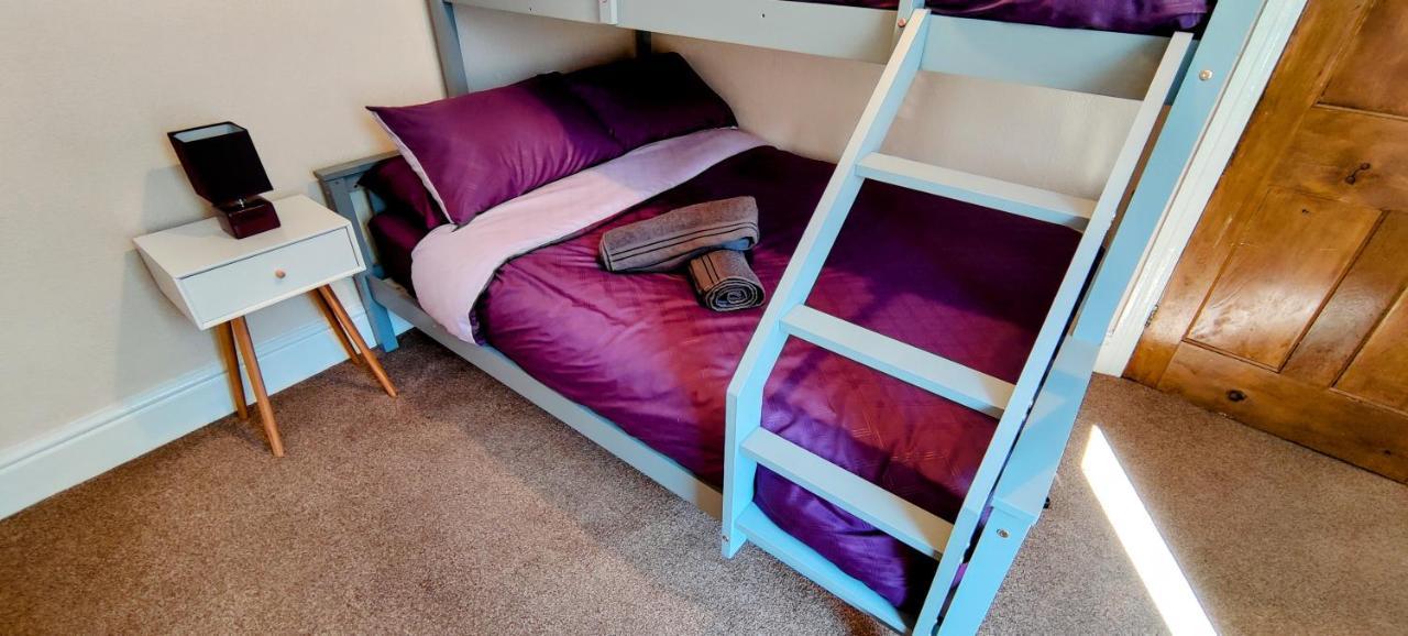 Rhubarb Terrace On The Coast - Sleeps 1-6 Colwyn Bay Exterior foto