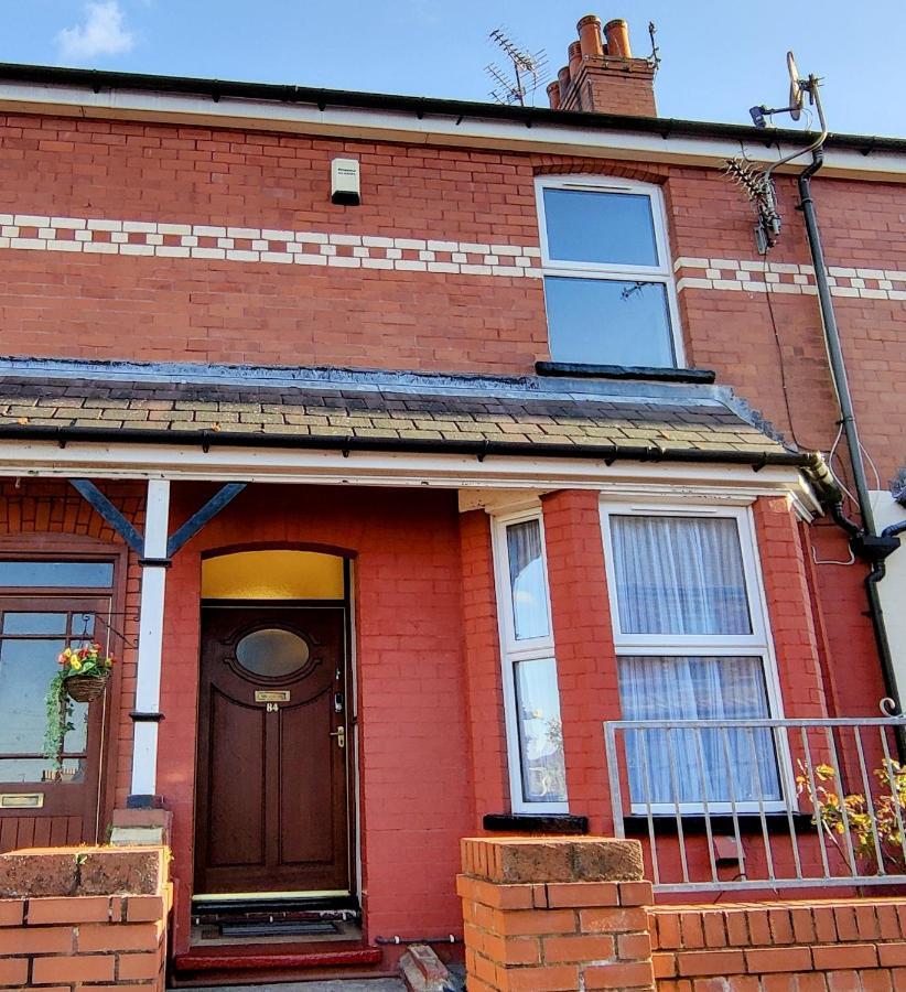 Rhubarb Terrace On The Coast - Sleeps 1-6 Colwyn Bay Exterior foto