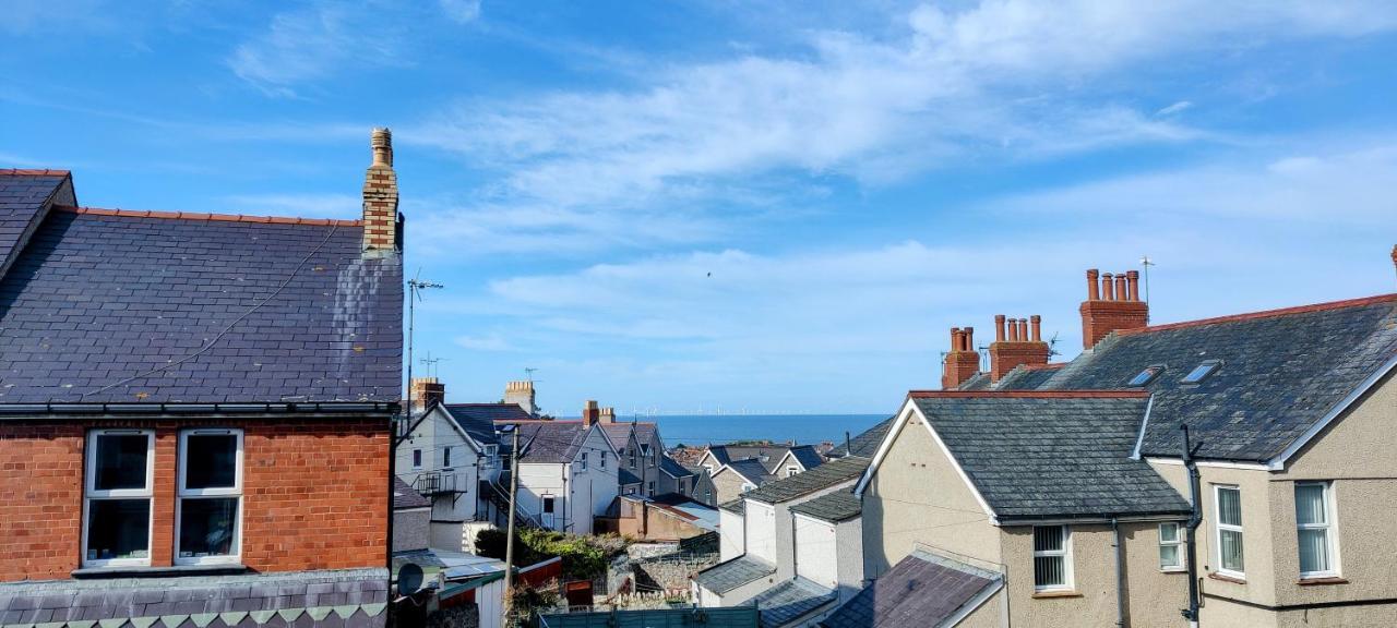 Rhubarb Terrace On The Coast - Sleeps 1-6 Colwyn Bay Exterior foto