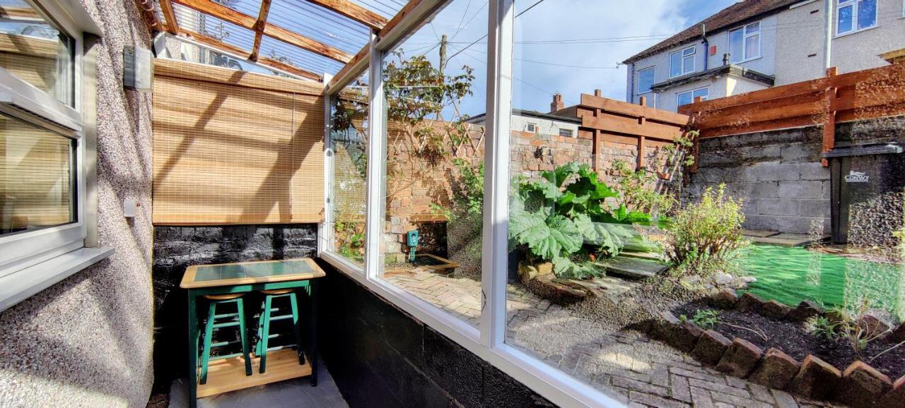 Rhubarb Terrace On The Coast - Sleeps 1-6 Colwyn Bay Exterior foto
